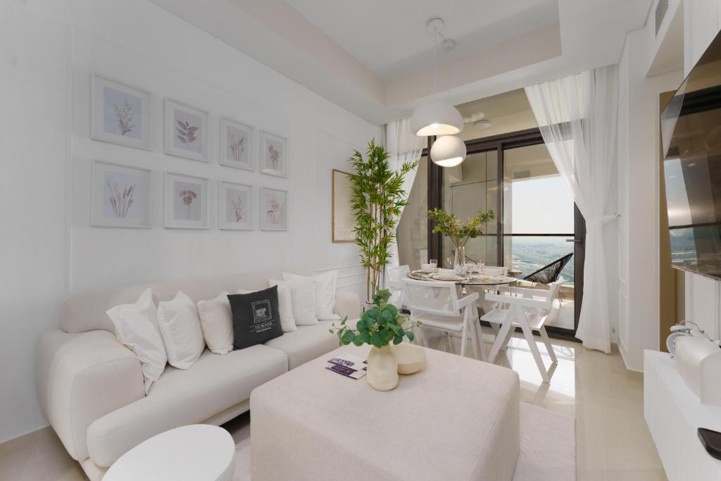 هتل مِیزون پریوه - سیتی شیک ریتریتی این دبی پرایم لوکیشن - Maison Privee - City Chic Retreat in Dubai Prime Location