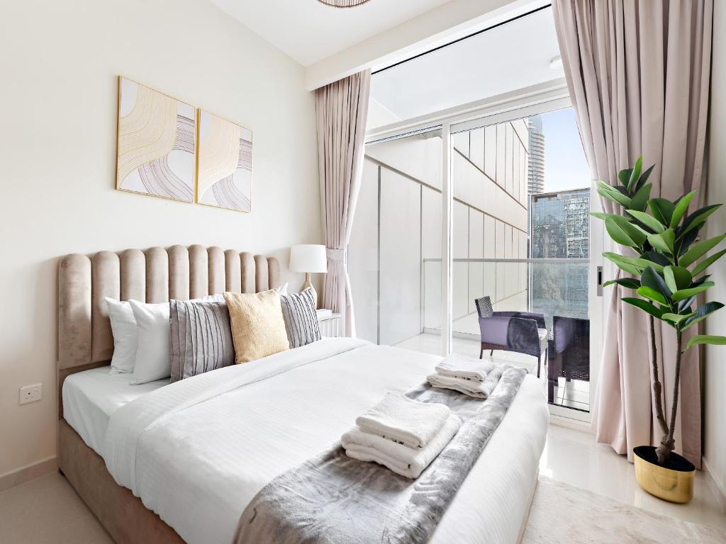 هتل کنتمپورری الیگنت ۲ بی دی آر این ورا تاور-۰۱ - Contemporary Elegant 2BDR In Vera Tower-01