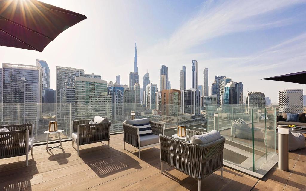 هتل لوکس لیوینگ دیزاینر استودیو وید سنییک بالنکین این بیزنس بی - Luxe Living Designer Studio with Scenic Balcony in Business Bay