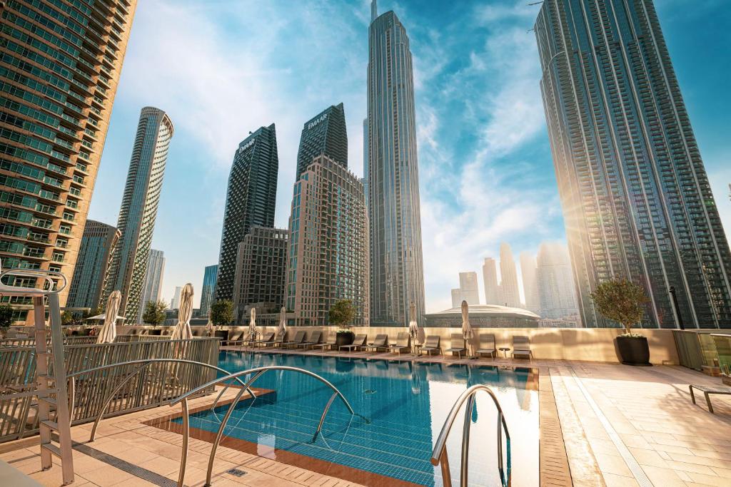 Luxury 4BR Burj Khalifa & Fountain Views