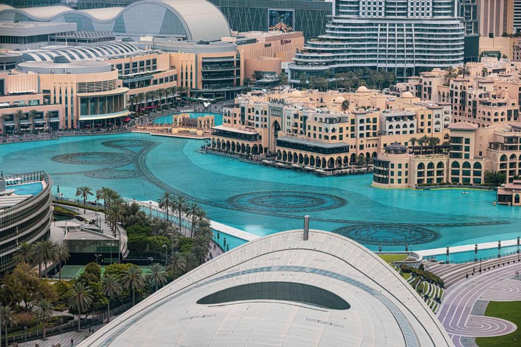 Luxury 4BR Burj Khalifa & Fountain Views