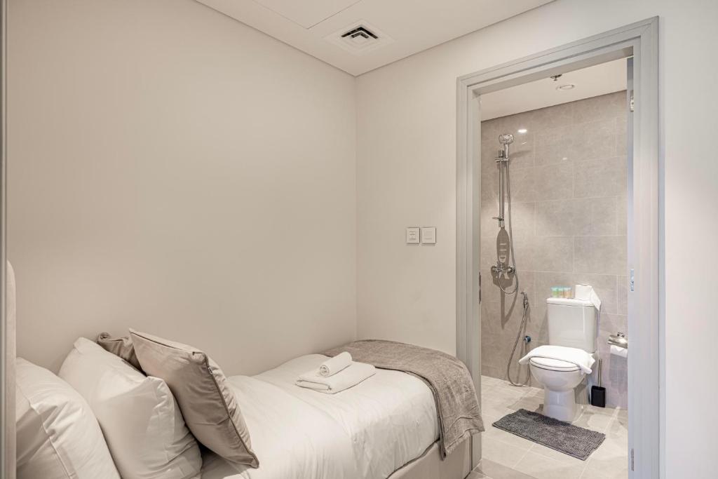 Luxury 4BR Burj Khalifa & Fountain Views