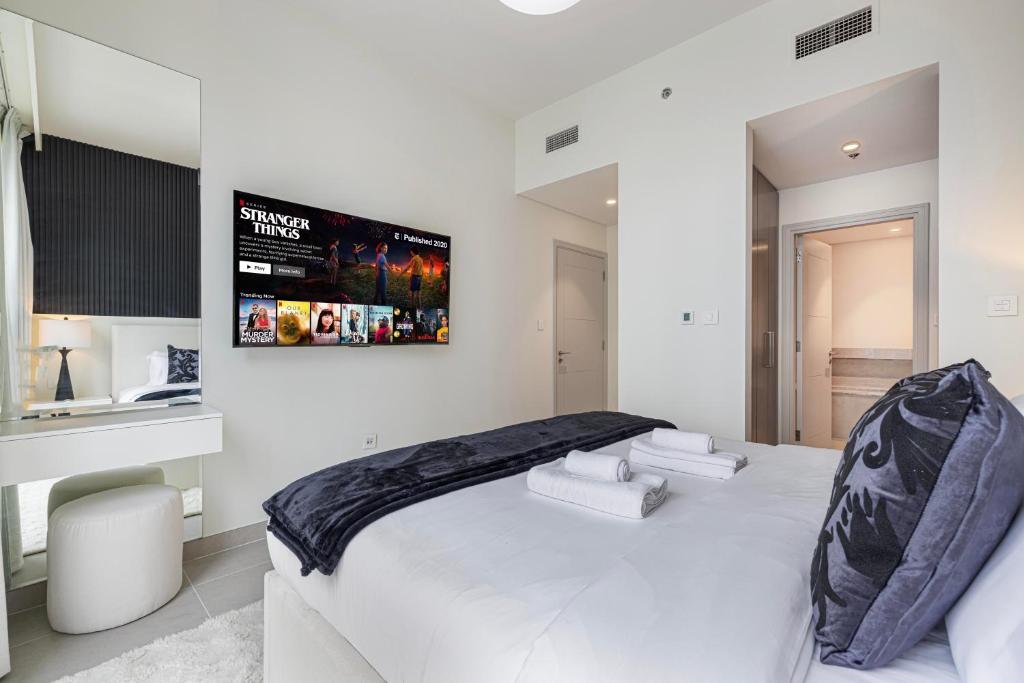 Luxury 4BR Burj Khalifa & Fountain Views