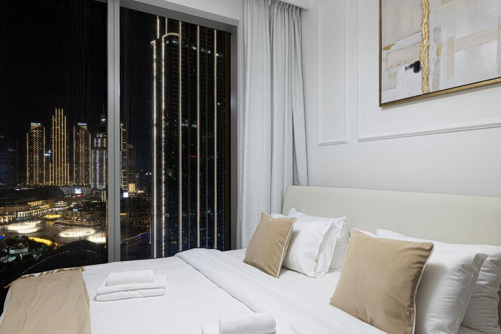Luxury 4BR Burj Khalifa & Fountain Views