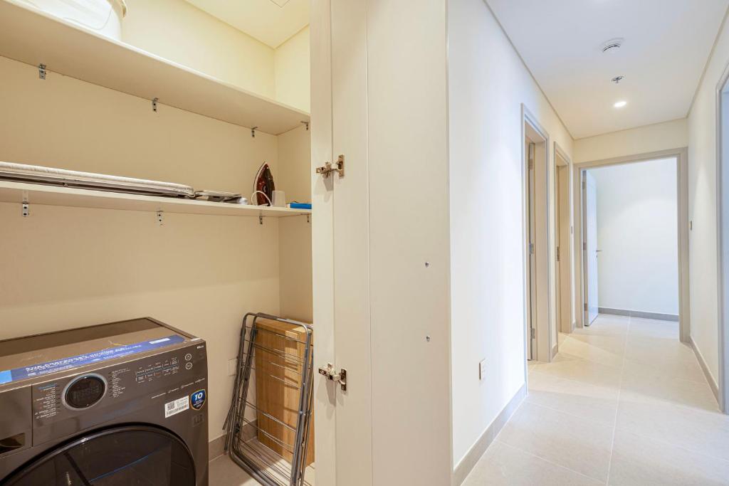 Luxury 4BR Burj Khalifa & Fountain Views