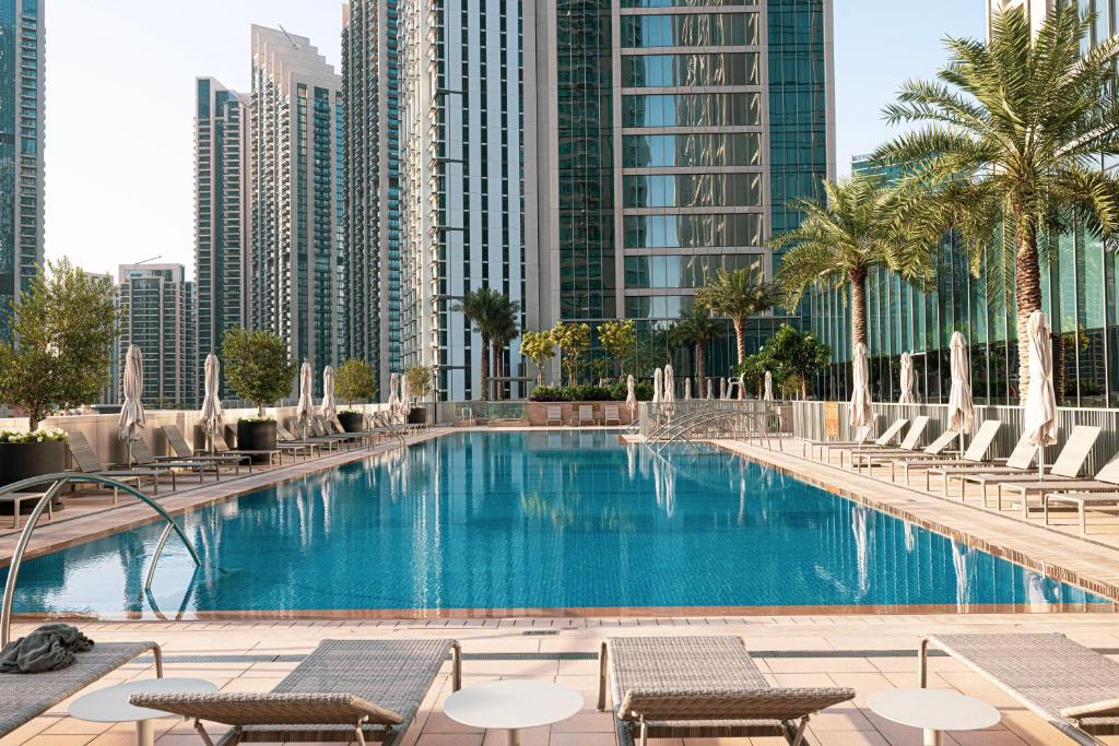 Luxury 4BR Burj Khalifa & Fountain Views