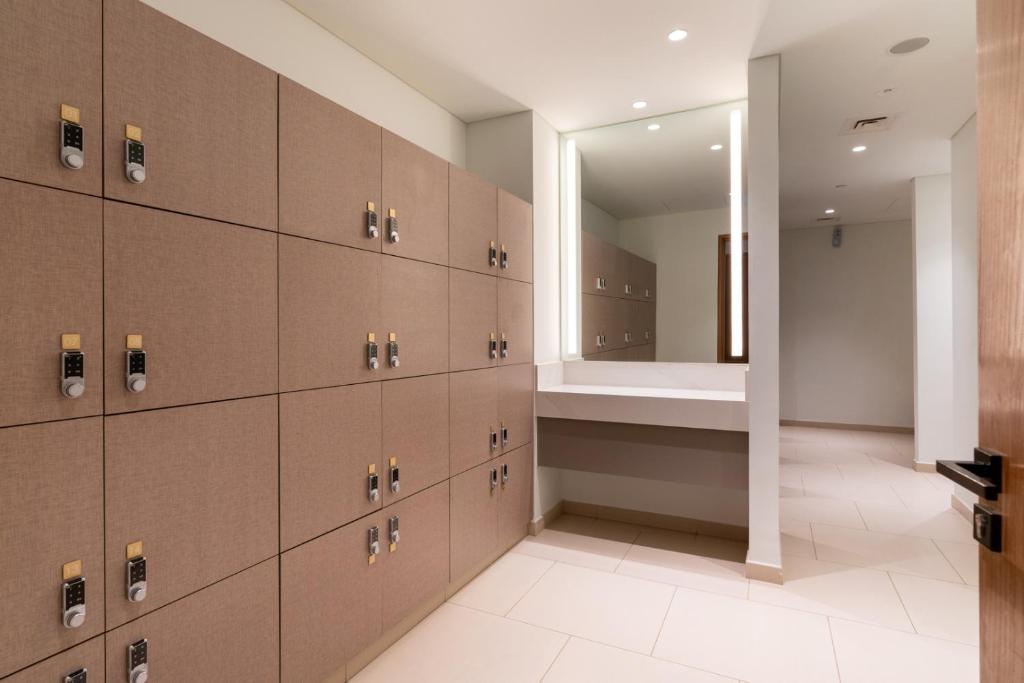 Downtown Luxury - Stunning Burj Khalifa View - 5 Minutes Walk to Dubai Mall