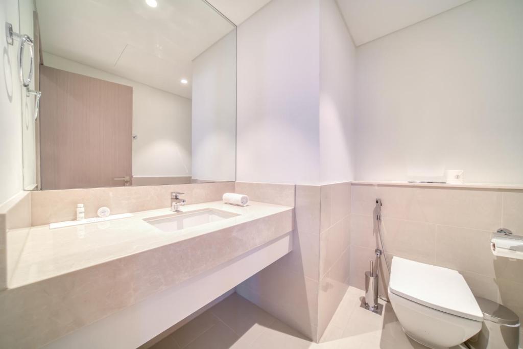 Downtown Luxury - Stunning Burj Khalifa View - 5 Minutes Walk to Dubai Mall