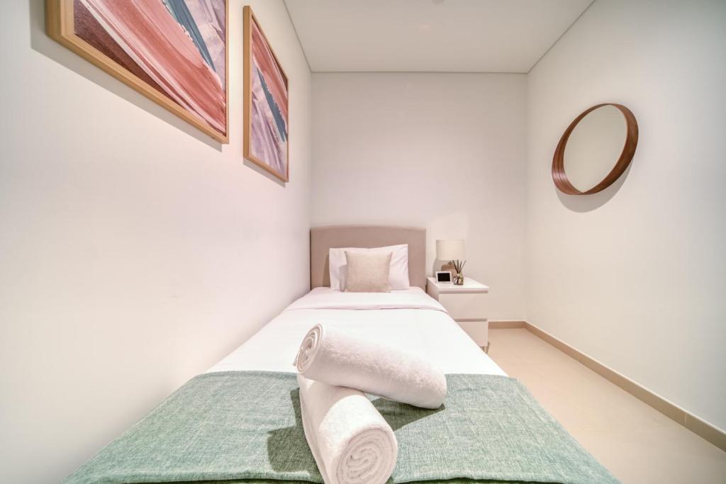 Downtown Luxury - Stunning Burj Khalifa View - 5 Minutes Walk to Dubai Mall