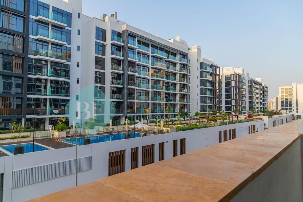 هتل بلومفیلدز استودیو پول ویو آزیزی ریویرا میدان - Bloomfields Studio Pool View Azizi Riviera Meydan