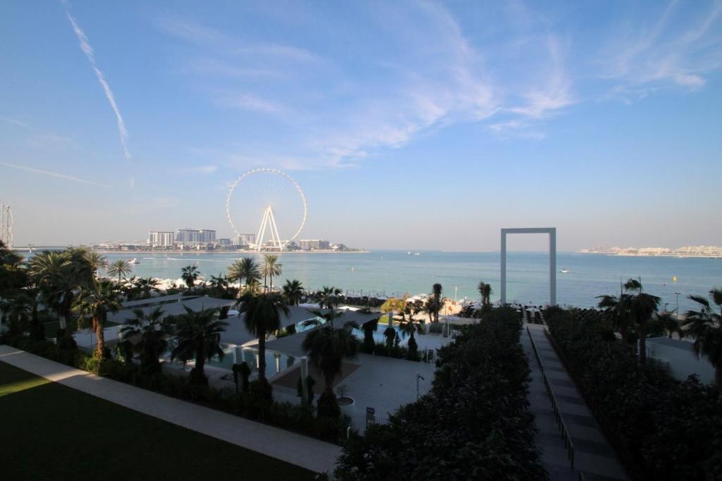 هتل لاگژریس 2بی آر ویت آAmazing مارینا ویو اند لارج پاتیو - Luxurious 2BR With Amazing Marina View & Large Patio