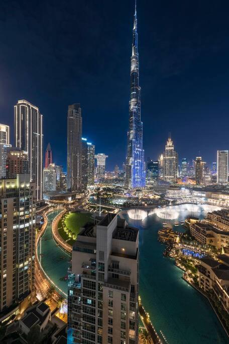 هتل فِرست کلاس ۲ بی آر اینکریدبل برج خلیفه ویو - FIRST CLASS 2BR Incredible Burj Khalifa View
