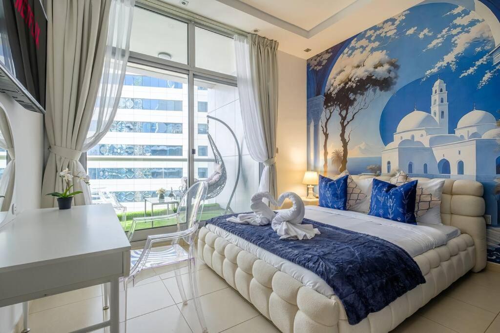 هتل مارینا اند بیچ ویوز، پول، آرت هیوِن! نیير کافه ها - Marina & Beach Views, Pool, Art Haven! Near Cafes
