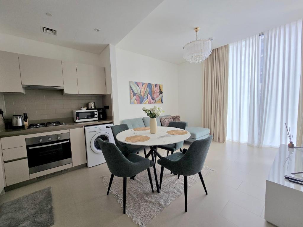 هتل کامفی ۱ بد روم این سوبه کریک ویستا - نکت تو اسکول - Comfy 1 Bedroom in Sobha Creek Vista - Next to School