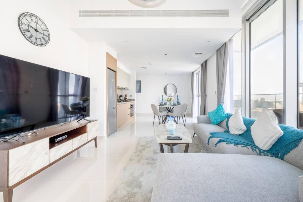 هتل ۱BR آپارتمان در بیچ آیل - فری بیچ اکسس - 1BR Apartment in Beach Isle - Free Beach Access