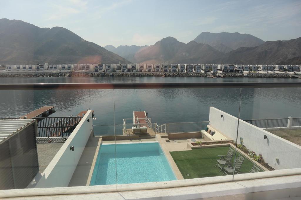 هتل ذ کُرال ویلا ۵ بدروومز ویت فری کا یَک اند پرایوت پول - The Coral Villa 5 bedrooms with free ka yak and private pool