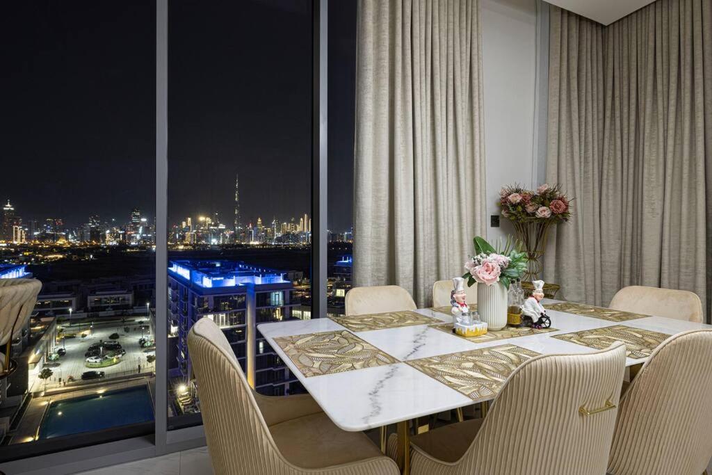 هتل فِرست کلاَس 2 بی آر اسکای لاین اند لاگُن سرِنی تی - FIRST CLASS 2BR Skyline & Lagoon Serenity