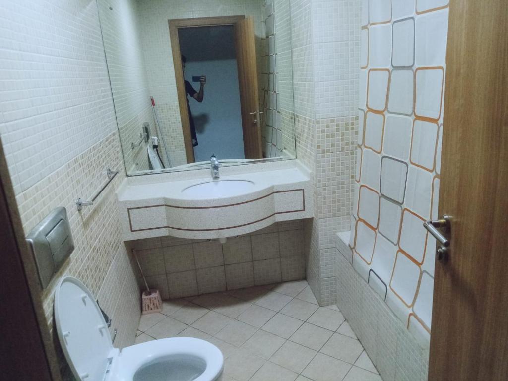 هتل لاکچری مستر روم اویلبل این سولافا تاور مارینا - luxury master room available in sulafa tower marina