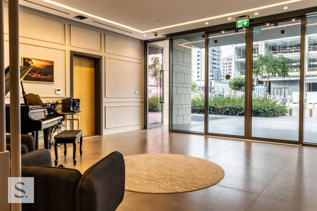 هتل ۲۰% آف! لاکچری ۲ بی دی آر آپت، سنترالی لوکیتد، هیوج تراس - 20% OFF! Luxury 2 BDR Apt, Centrally Located, Huge Terrace