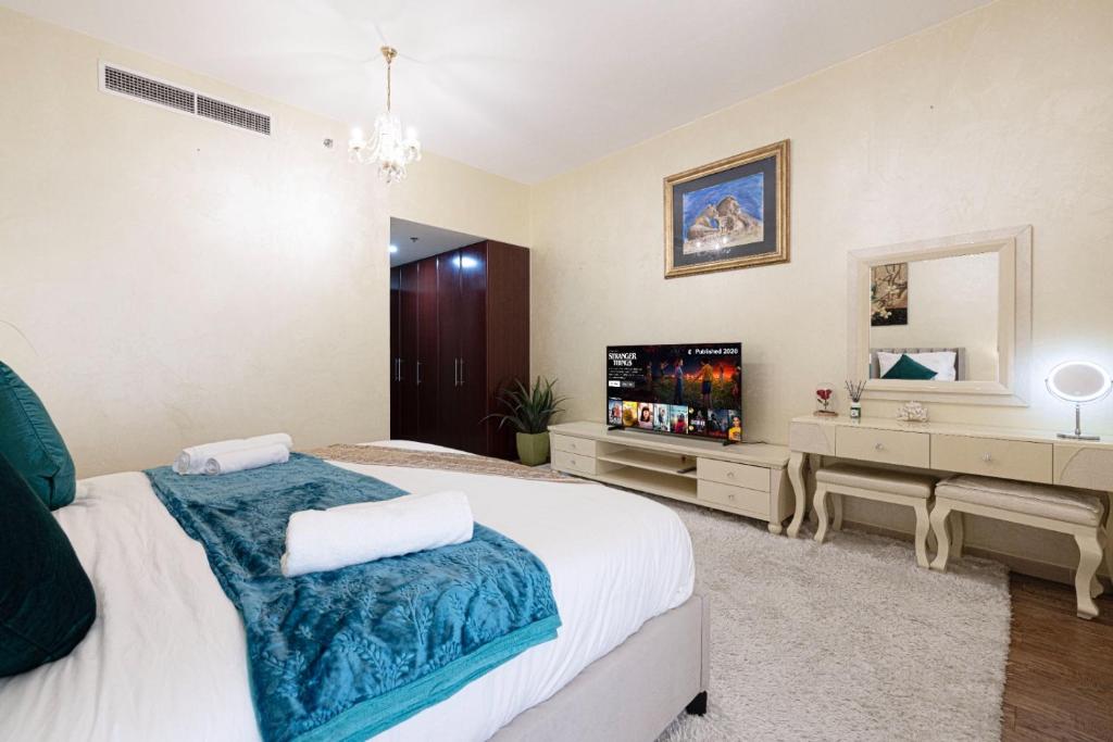 هتل استایلیش اند اسلیک: مودرن ویل-فرنیشد وان بیدروم هال اند کیچن آپارتمان - Stylish and Sleek: Modern Well-Furnished One Bedroom Hall and Kitchen Apartment