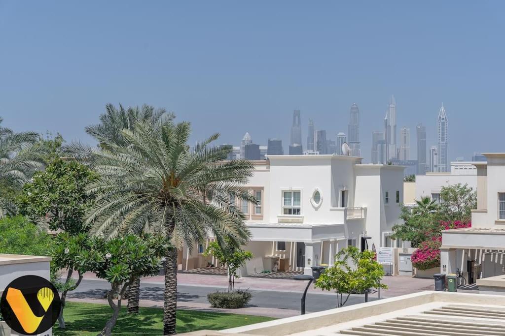 هتل وگ ویلا نییر گلف/اسکی دبی/ ابن بطوطه مال Vogue Villa Near Golf/Ski Dubai/ Ibn Battuta Mall