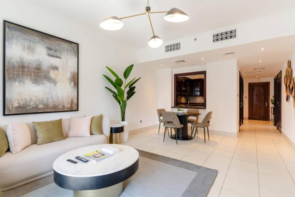 هتل لاکس فولیودر تریتس - استایلش اولد تاون آپارتمان - LUXFolio Retreats - Stylish Old Town Apartment