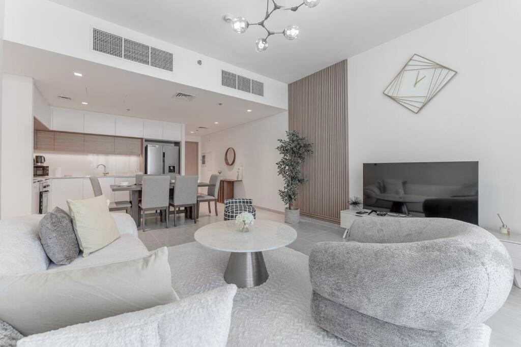 هتل برند نیو 2 بد روم ویت کریک ویوز - Brand New 2 Bedroom with Creek Views