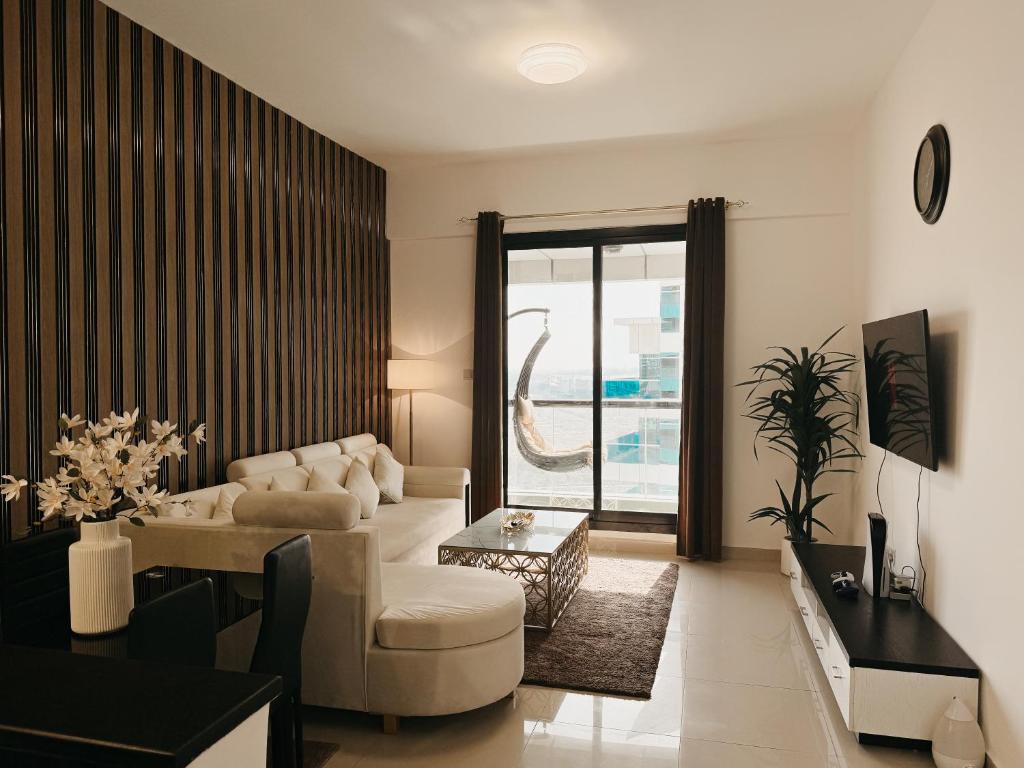 هتل ۱ بی اچ کی لاکچری آپارتمان ویت مارینا ویو - 1BHK luxury Apartment with Marina veiw