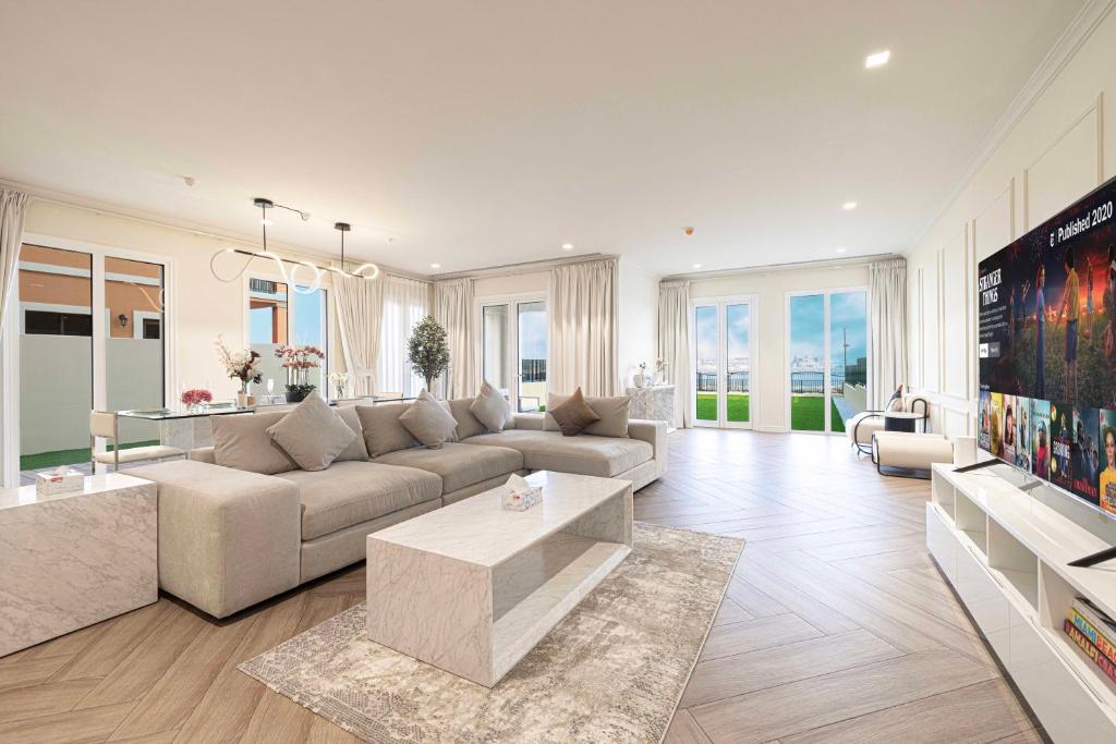 هتل لاکس ویلا وید برج خلیفه ویو LUX Villa with Burj Khalifa View