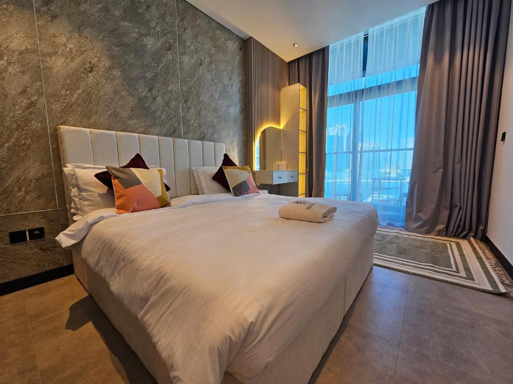 هتل برند نو آپارتمان وید برج خلیفه ویو اند یاختس 2 بی آر ات پرایم لوکیشن - BRAND NEW APARTMENT WITH BURJ KHALIFA VIEW AND YACHTS 2 BR AT PRIME LOCATION