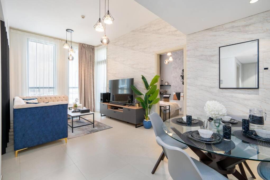 هتل تم - لوکس کاندو ویت استنینگ سیتی ویوز اند پرایوت بالکونی - Tamm - Luxe Condo with Stunning City Views and Private Balcony