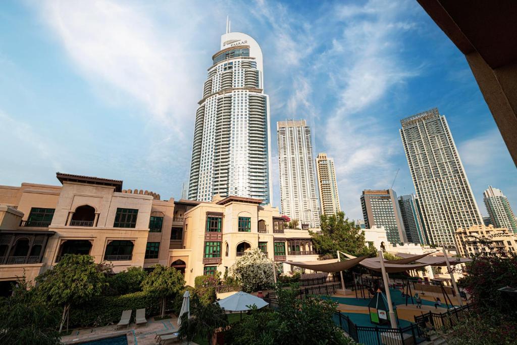 هتل لاکس ۲ بی آر ریتریت استپز فروم دبی مال اند برج خلیفه - Lux 2BR Retreat Steps from Dubai Mall&Burj Khalifa