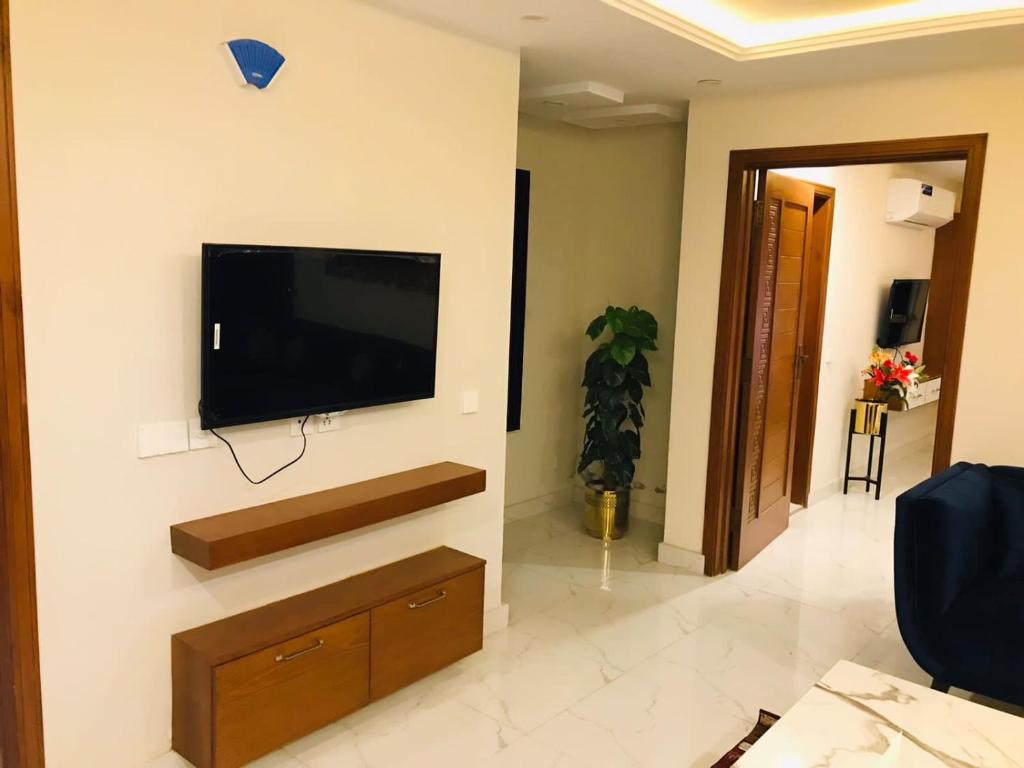 هتل ۲ بی اچ کی آپارتمان آویلیبل این ال قاسمیه شارجه 2 bhk apartment available in Al qasmiyah Sharjah