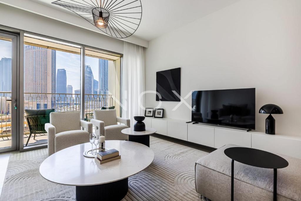 هتل لکچری ۳ بی آر نکست تو دبی مال، داون تاون ویوز ۲ - Luxury 3BR Next to Dubai Mall, Downtown Views 2