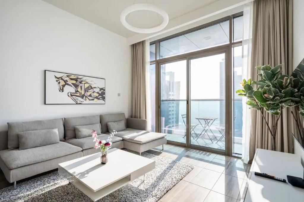 هتل لاکسوریس وان بد روم جی ال تی - Luxurious One Bed Room JLT