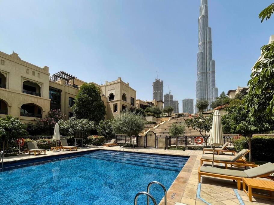 هتل فِرست کِلَس 1 بی آر ترانکویل اوَسیس این اُلد تَون - FIRST CLASS 1BR Tranquil Oasis in Old Town