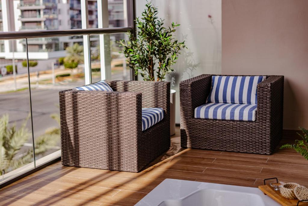 هتل ۲ بد این راها لفتس هاستد بای وُیج - 2 Bed In Raha Lofts Hosted By Voyage