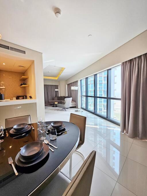 هتل اسپیشس ۲بی آر پارامونت آپت - Spacious 2BR Paramount Apt