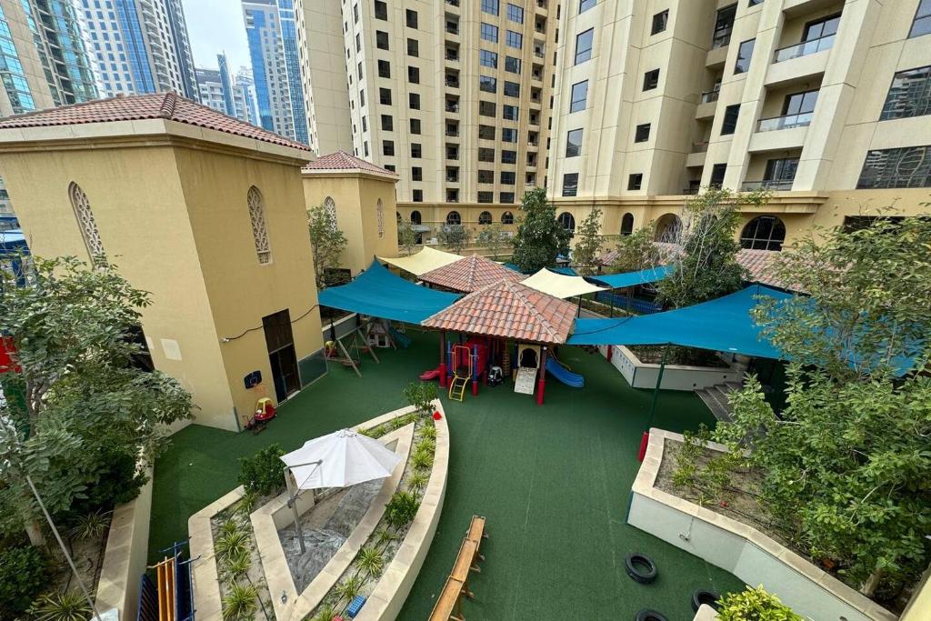 هتل لاکچری لیوینگ آن ده تاپ فلور فول مارینا ویو - Luxury Living On The Top Floor Full Marina View