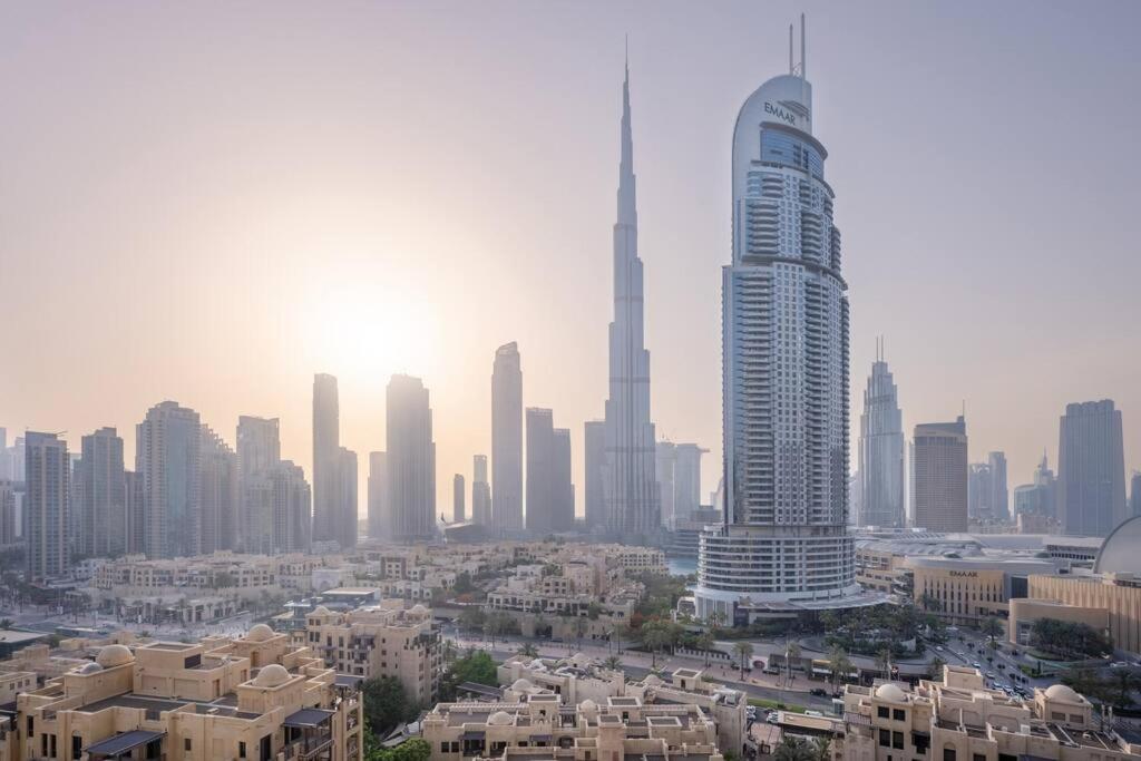 هتل ۲ بی آر آپارتمان وین پَنورامیک ویوز آو برج خلیفه - نیر دبی مال - 2BR Apartment with Panoramic views of Burj Khalifa - near Dubai Mall