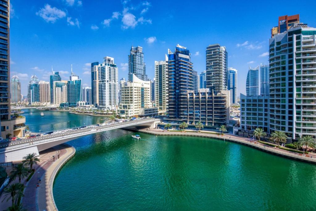 هتل شیک وترفرانت لیوینگ - مارینا ویوز - Chic Waterfront Living - Marina Views