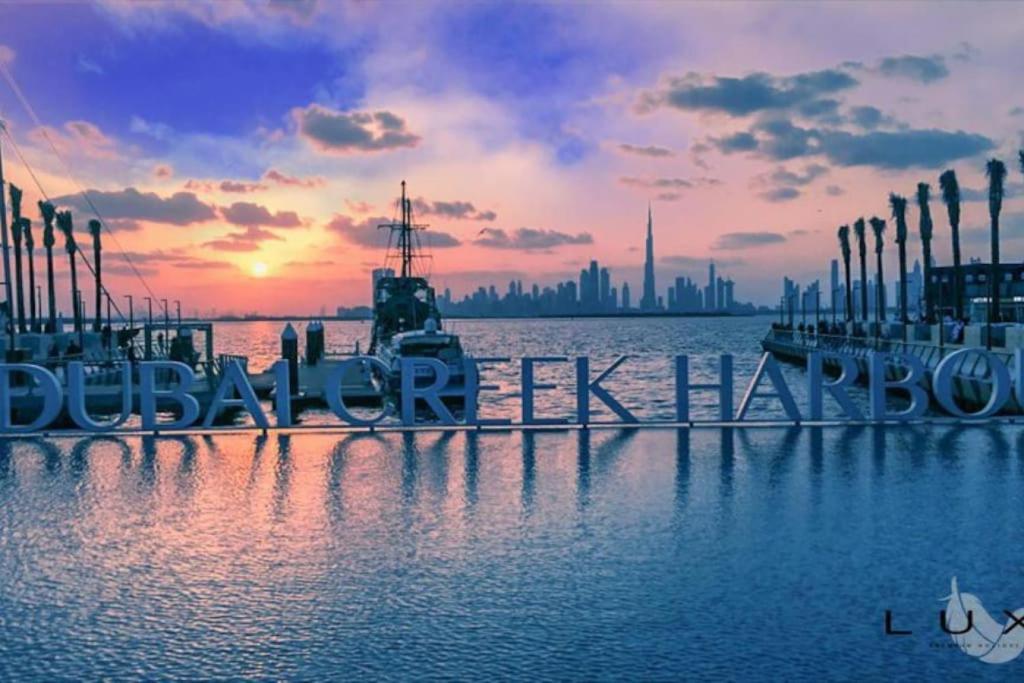 هتل لاکس - سیتی اسکِیپ ۲ بی آر و سُفَبِد در دبی کریک - Luxe - City Escape 2BR and Sofabed in Dubai Creek