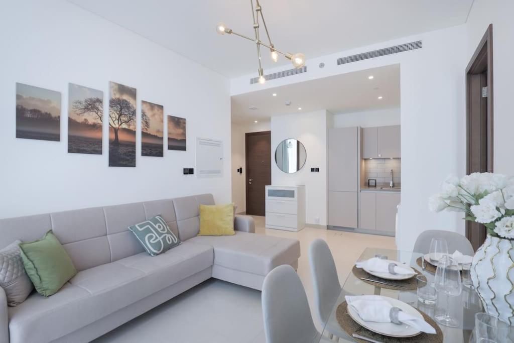 هتل استایلیش 2 بد روم آپارتمنت در سوبر هارتلند - Stylish 2 bedroom apartment in Sobha Hartland