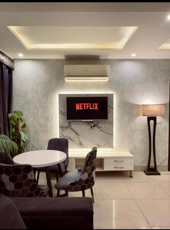هتل ۱ بد آپارتمان اویلبل این ال ناد 1 bed apartment available in Al nadd