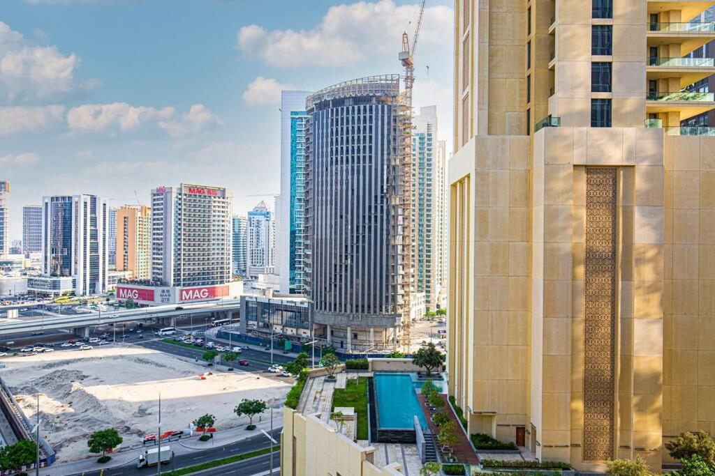 هتل آلگنت ۱BR ۵ مینس واک دبی مال اند برج خلیفه - Elegant 1BR 5 mins walk Dubai Mall & Burj Khalifa