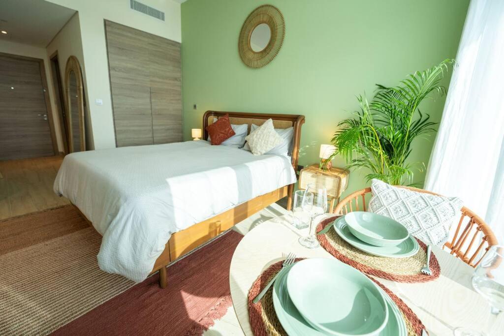 هتل سانی بالینز استایل استودیو، پارتال سی ویو - Sunny Balinese style studio, partial sea view