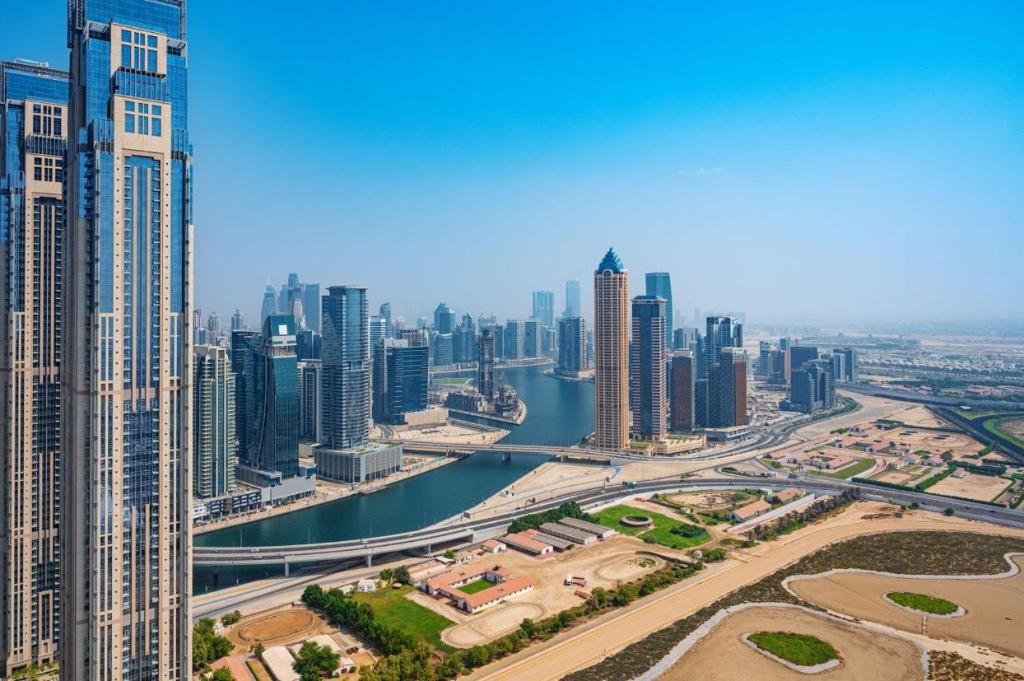 هتل اسکای لاین سرنیتی این میسون آیکون سیتی دبی - Skyline Serenity in Maison Aykon City Dubai