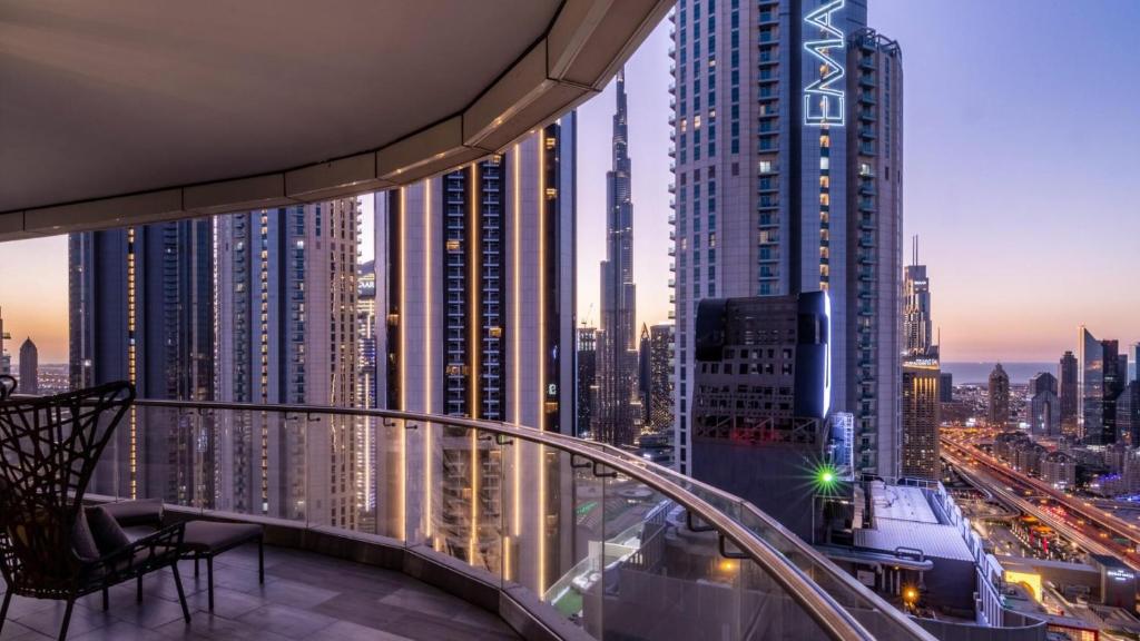 هتل لکژری پنت هاوس این فرنت آف برج خلیفه - Luxury penthouse in front of Burj Khalifa