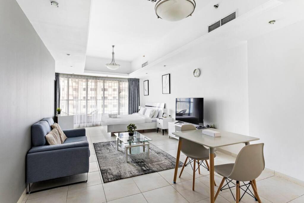 هتل استایلیش استودیو این پرایم لوکیشن - Stylish Studio in Prime Location