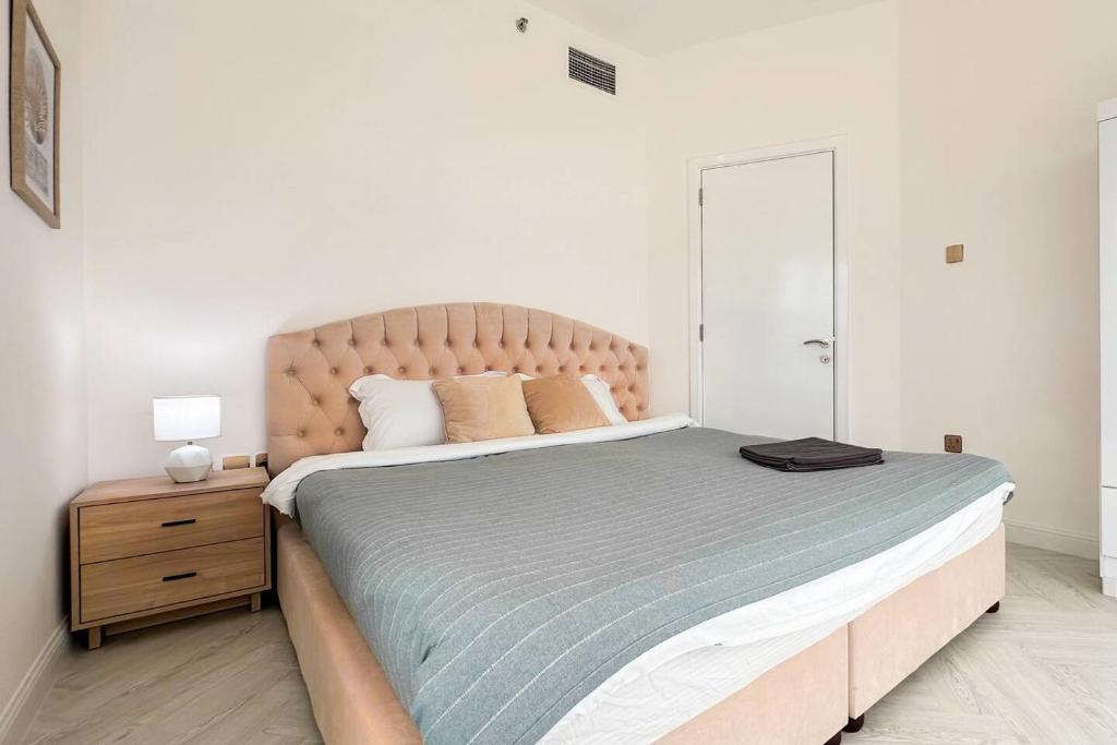 هتل یونیک استودیو ویت بالکنی آی ۵ مینس تو مترو - Unique Studio With Balcony I 5 Mins To Metro